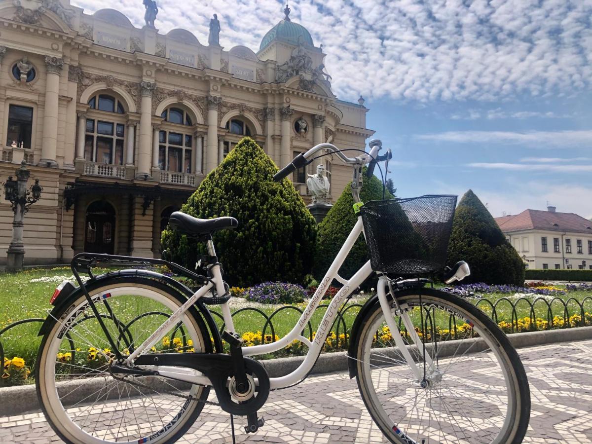 Jacuzzi & Bike Apartment, كراكوفيا المظهر الخارجي الصورة